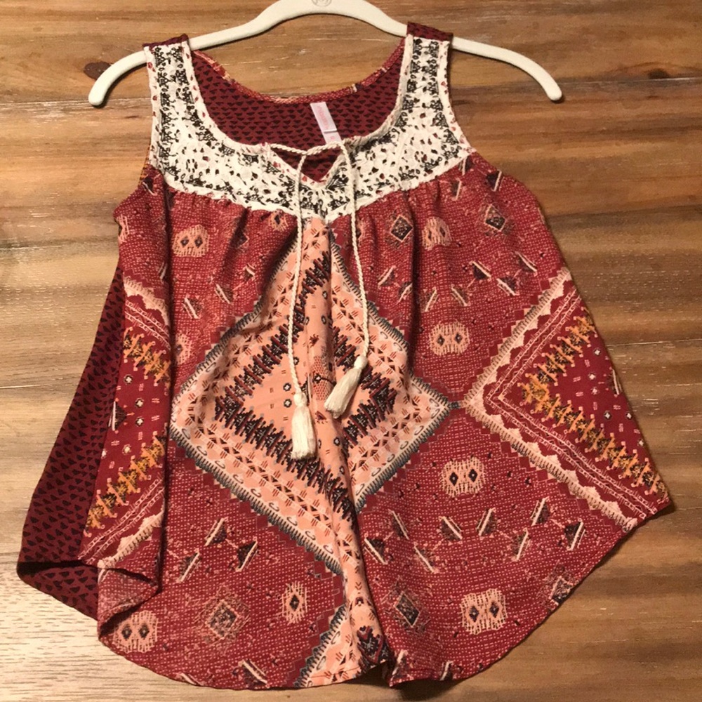 patterned tank